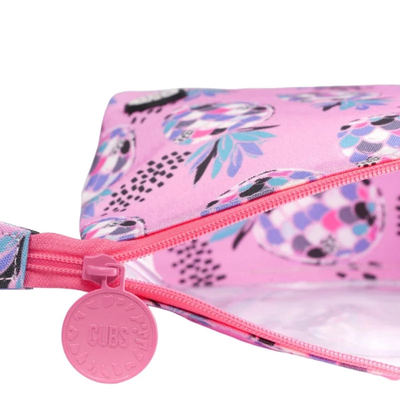 POUCHES